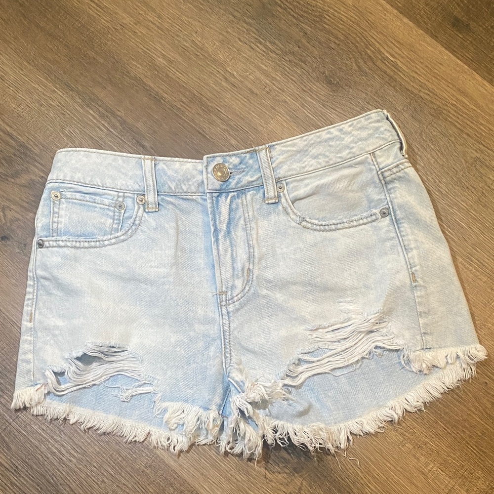 American Eagle Outfitters Light Wash Frayed Denim Shorts